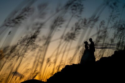 Silhuette esküvői kreatív fotózás naplementében