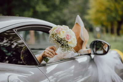 ferrari és menyasszony