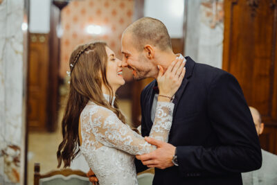 polgári ceremónia csók